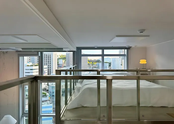 명동 도보 4분, 뷰가 멋진 신축 시청역 회현역 Apartamento Seul